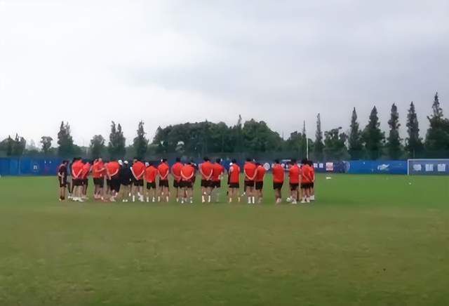 在办公室狂cao丝袜老师h文